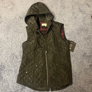 Tailored hooded vest